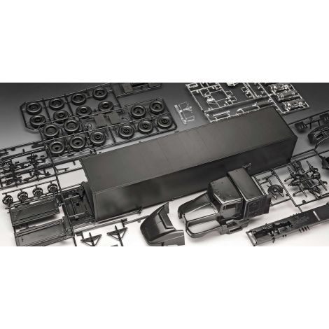 Kit macheta camion Revell RV07740 aniversare 50 ani Iron Maiden, piese cromate si autocolante - imagine 6
